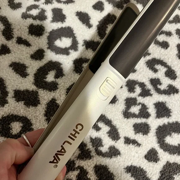 LAVA 4D Hairstyling Iron - White - Picture 1 of 8